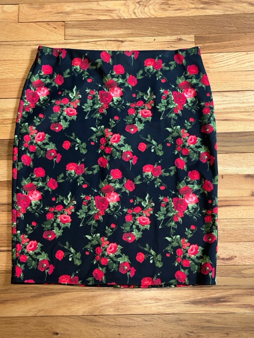 NYCC floral roses mini skirt